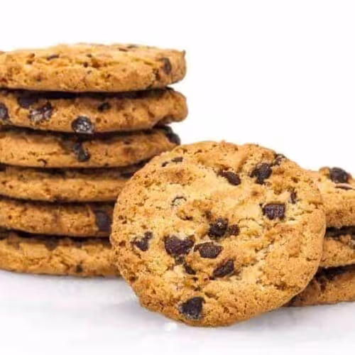 cookies a base di pasta frolla con scaglie di cioccolato