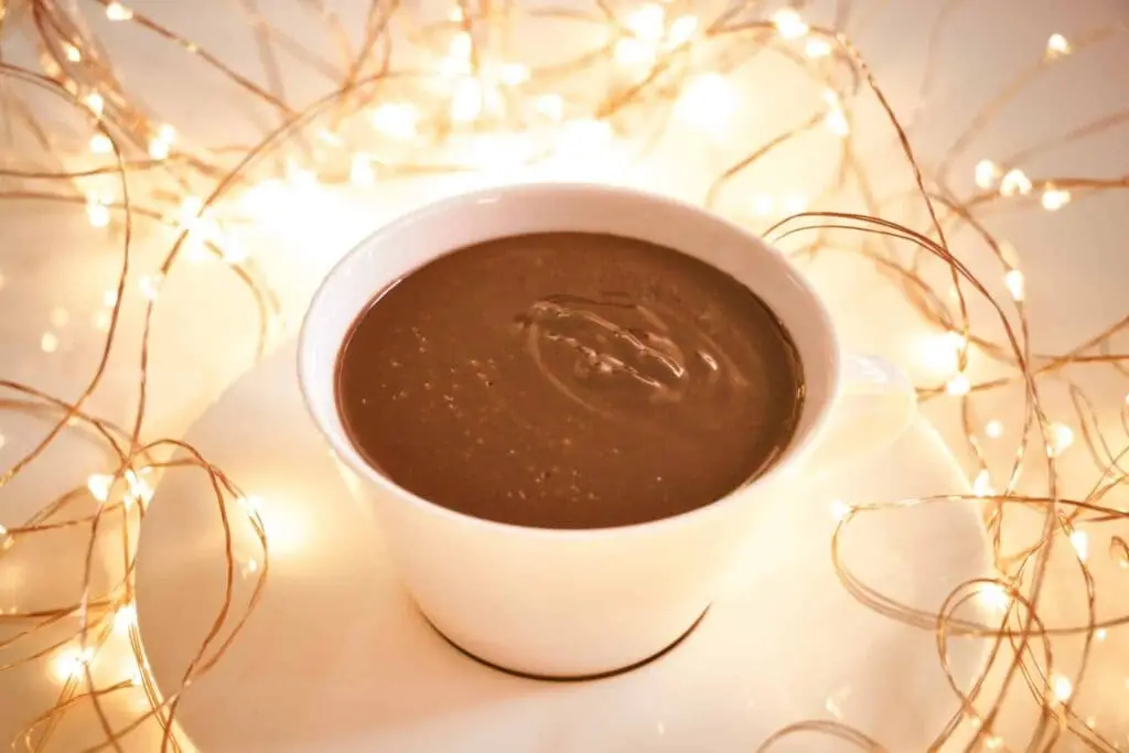 Immagine della cioccolata in tazza su biancolievito